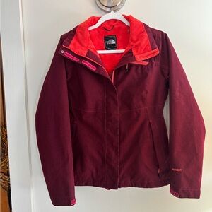The North Face HyVent Women’s Burgundy Waterproof Jacket Fleece Lined Size S/P